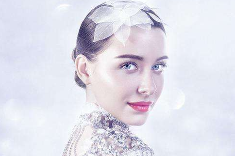 学化妆培训一般多少钱？