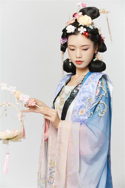 学习化妆需要多少钱？如何学习最省钱？