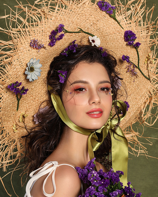 白纱组8号 成都2018春季现代人物形象设计创意一班 《森灵》.jpg