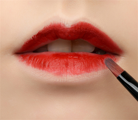 2枫叶红唇膏涂内侧.jpg