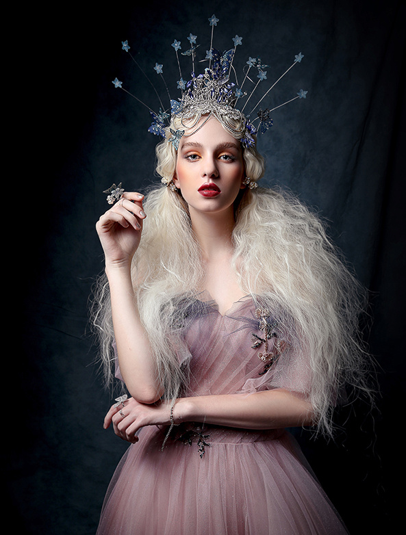 1636360786535188j2eM.jpg 西式9号-成都-主题:《花开半夏》组员:马羽-米慧鑫-尹珊珊-卢娟-葛素素-模特:Julia-成片.jpg