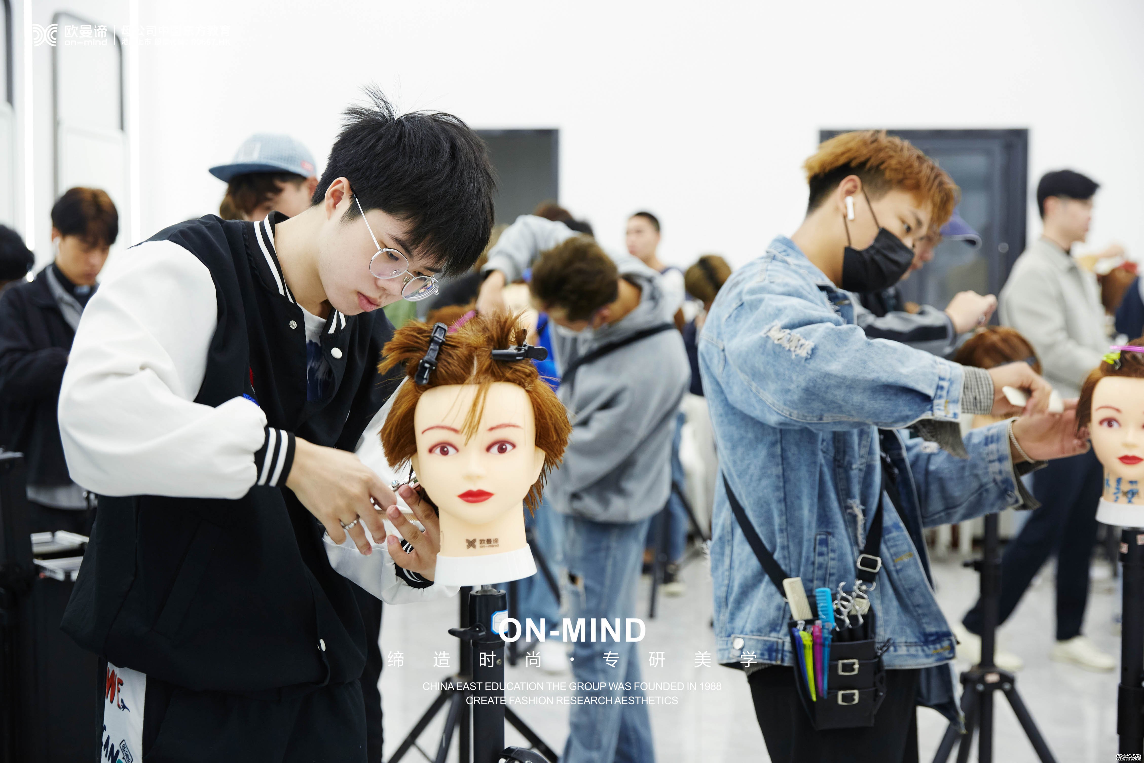 零基础如何学美发？美发培训学校学费多少？