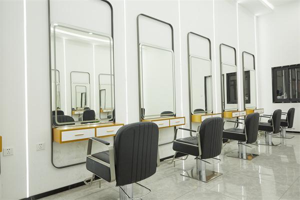 师资如何对选择化妆学校有什么影响嘛