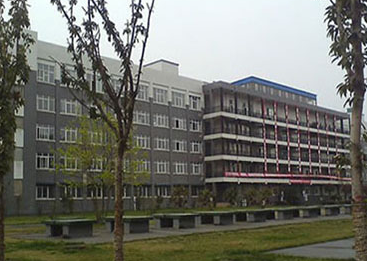 成都铁路技工学校是公办还是民办